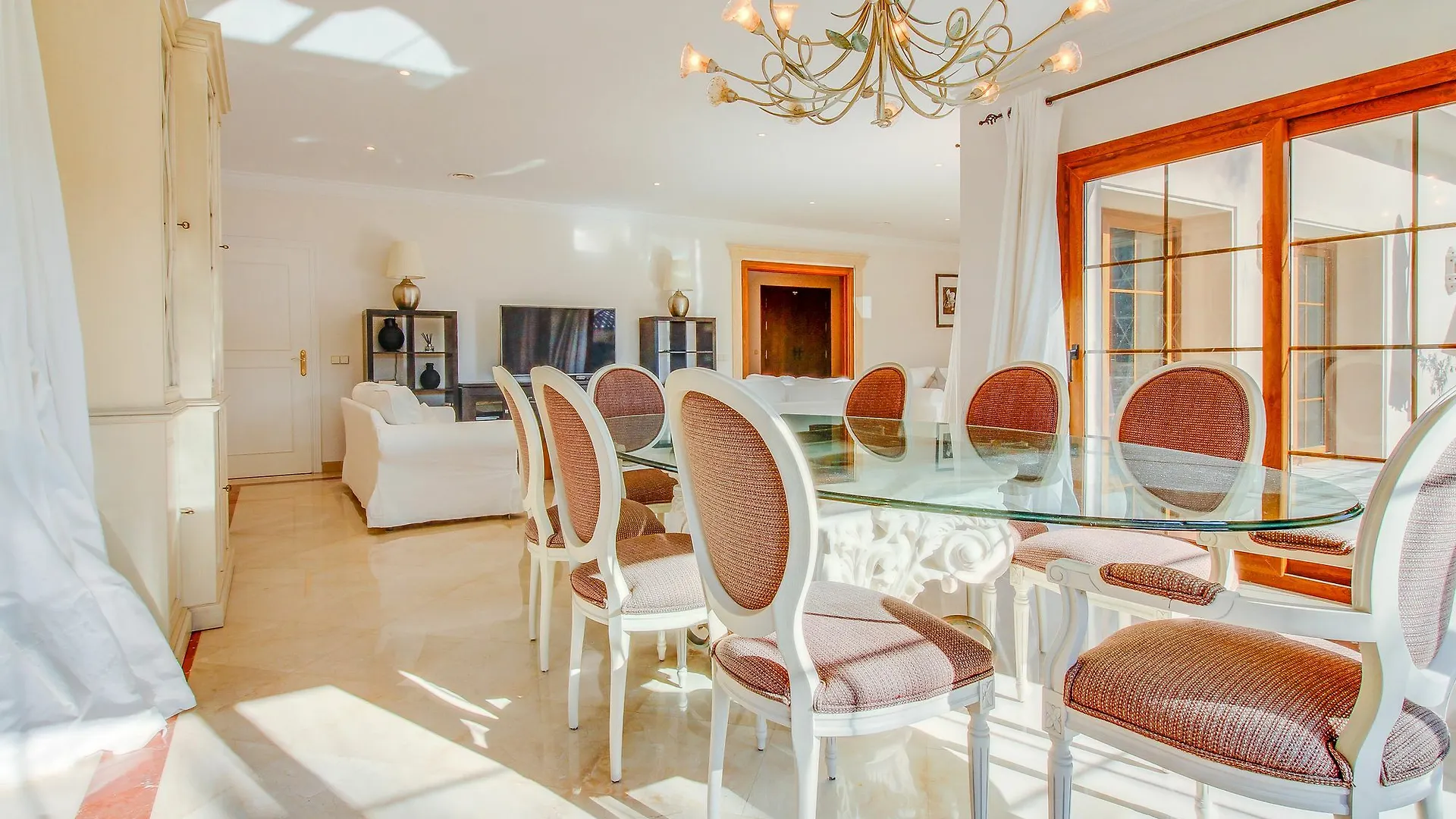 Villa Lirios Marbella 0*,